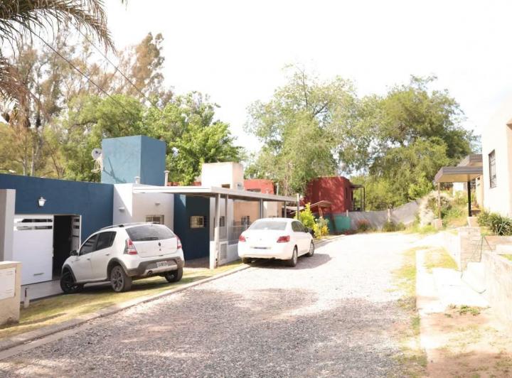 Casa · 90m² · 4 Ambientes · 2 Cocheras