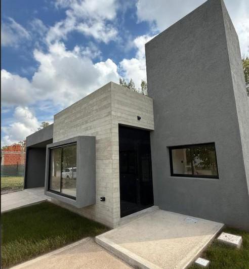 Casa · 165m² · 3 Dormitorios · 2 Cocheras