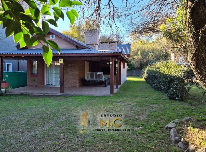 Casa · 225m² · 5 Ambientes · 1 Cochera