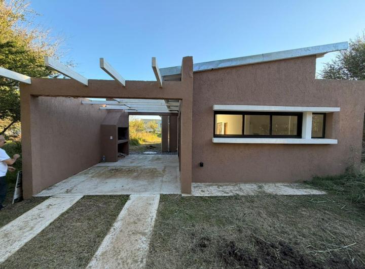 Casa · 115m² · 4 Ambientes · 2 Cocheras