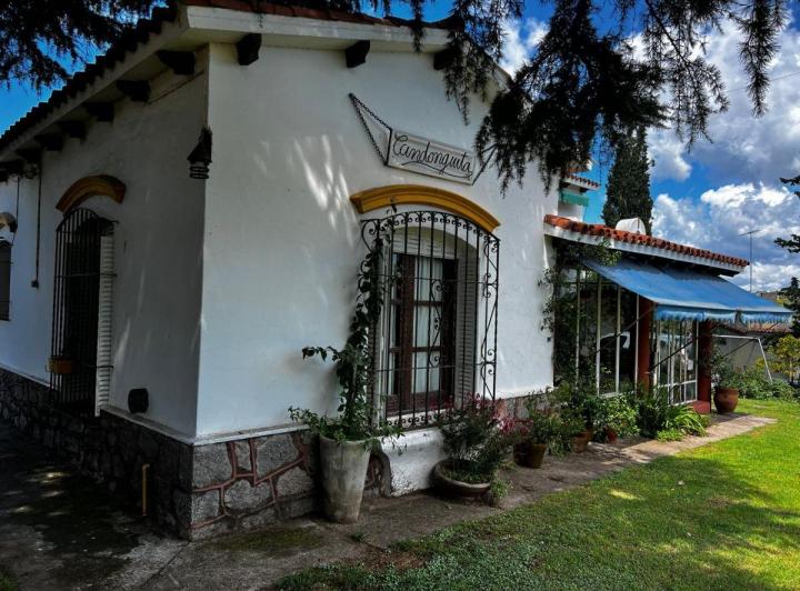 Casa · 300m² · 3 Ambientes · 1 Cochera