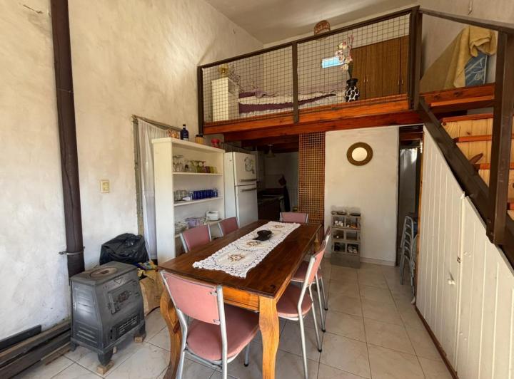 Casa · 400m² · 3 Ambientes · 2 Cocheras