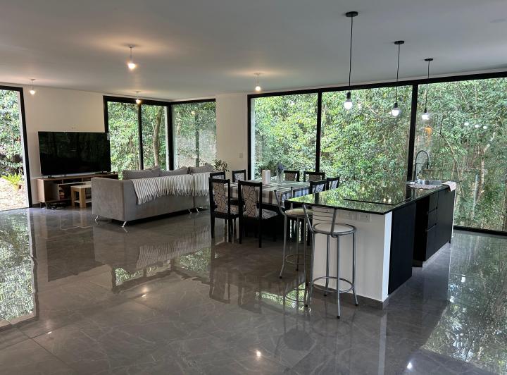 Casa · 230m² · 5 Ambientes