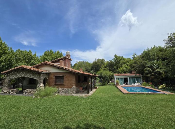 Casa · 120m² · 4 Ambientes · 2 Cocheras