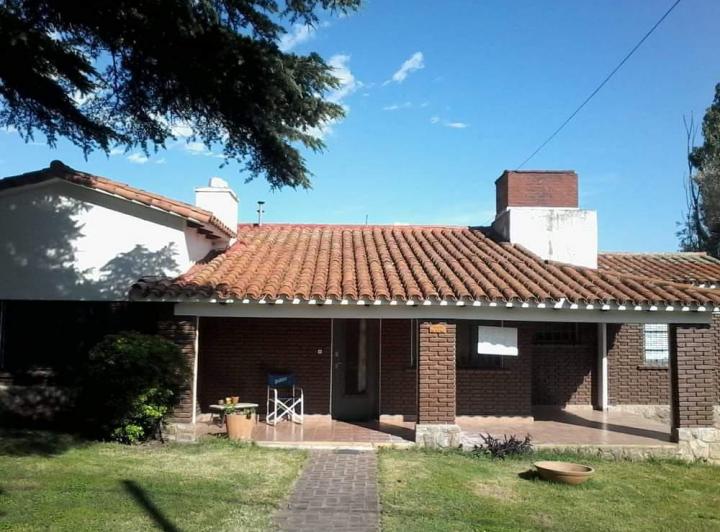 Casa · 205m² · 4 Ambientes · 1 Cochera