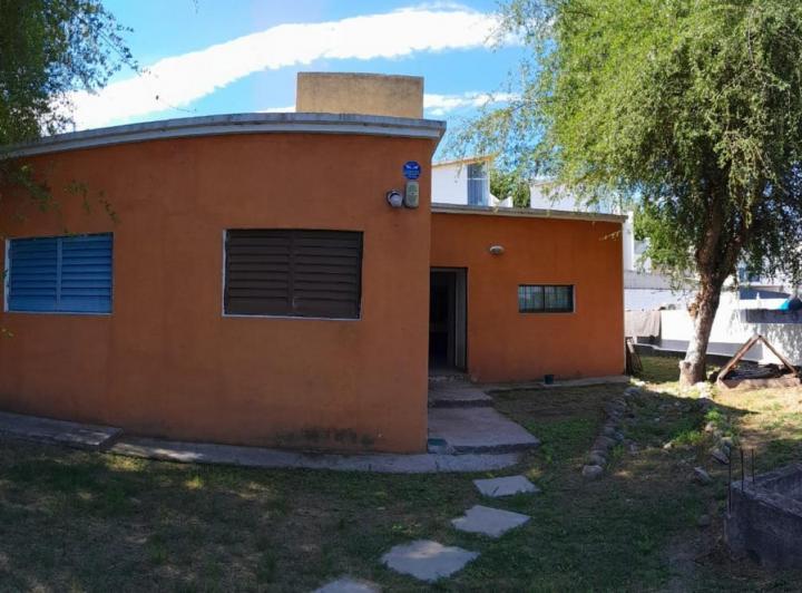 Casa · 75m² · 6 Ambientes · 1 Cochera