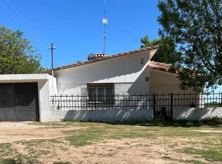 Casa · 100m² · 4 Ambientes · 1 Cochera