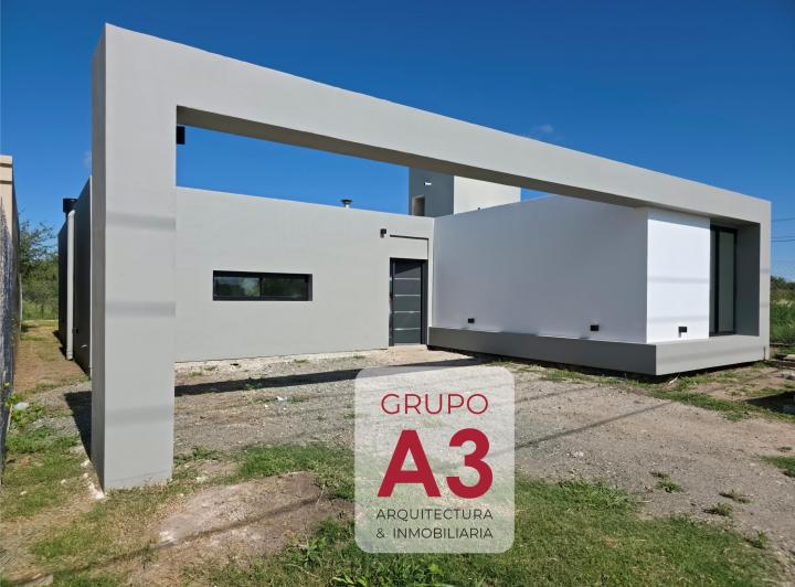 Casa · 105m² · 5 Ambientes · 2 Cocheras