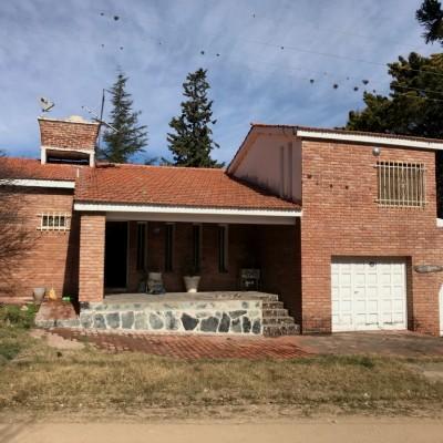Casa · 207m² · 4 Dormitorios · 1 Cochera