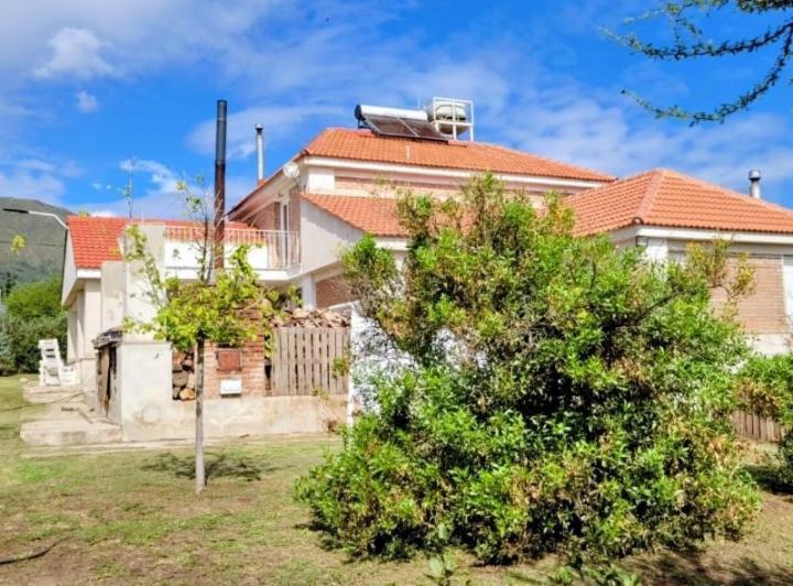 Casa · 290m² · 4 Dormitorios · 3 Cocheras
