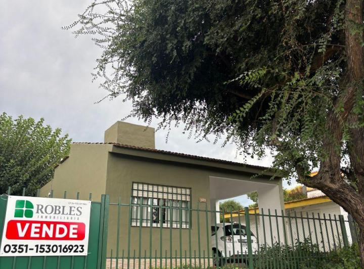 Casa · 70m² · 6 Ambientes · 1 Cochera