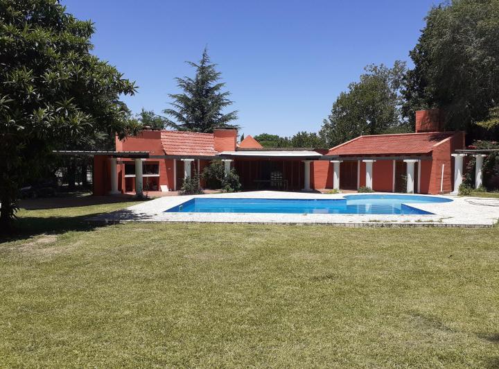 Casa · 200m² · 6 Ambientes