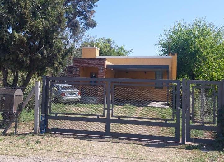 Casa · 60m² · 4 Ambientes · 2 Cocheras