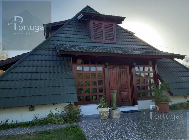 Casa · 330m² · 7 Ambientes