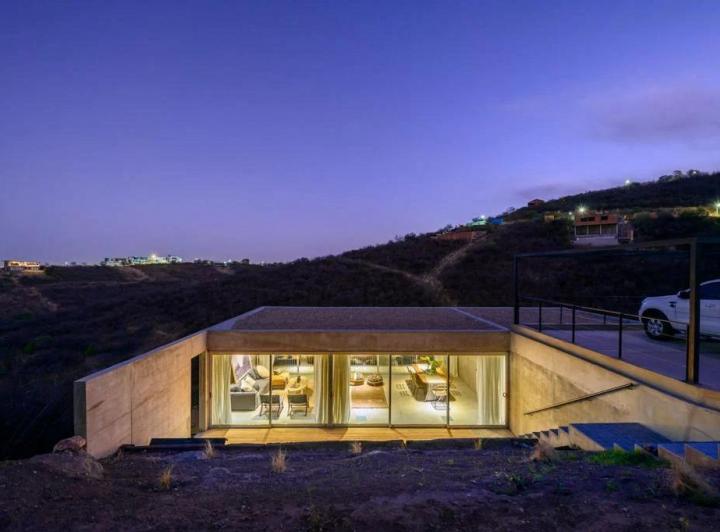 Casa · 270m² · 6 Ambientes