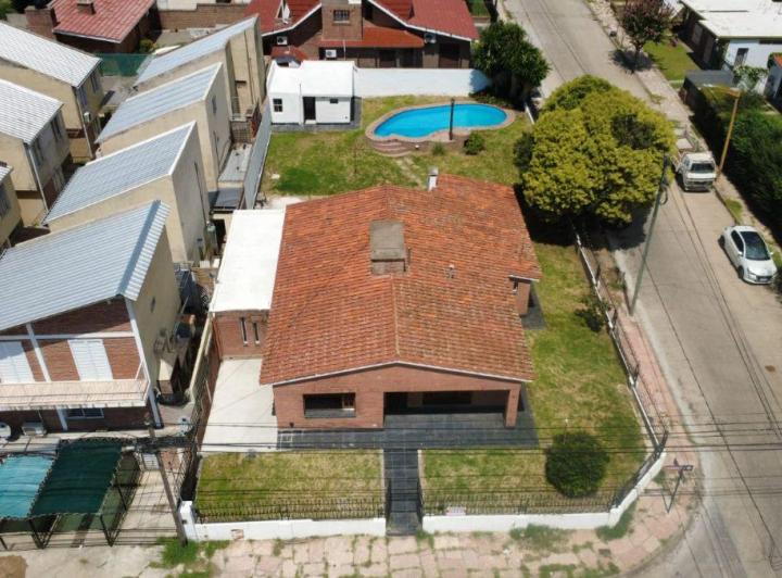 Casa · 180m² · 7 Ambientes · 1 Cochera
