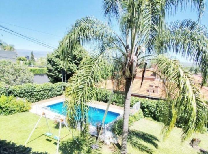 Casa · 230m² · 10 Ambientes · 2 Cocheras