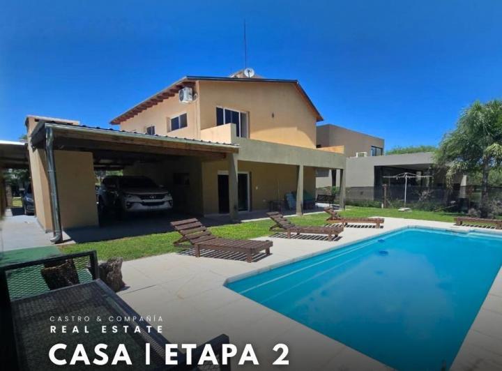 Casa · 220m² · 6 Ambientes · 1 Cochera