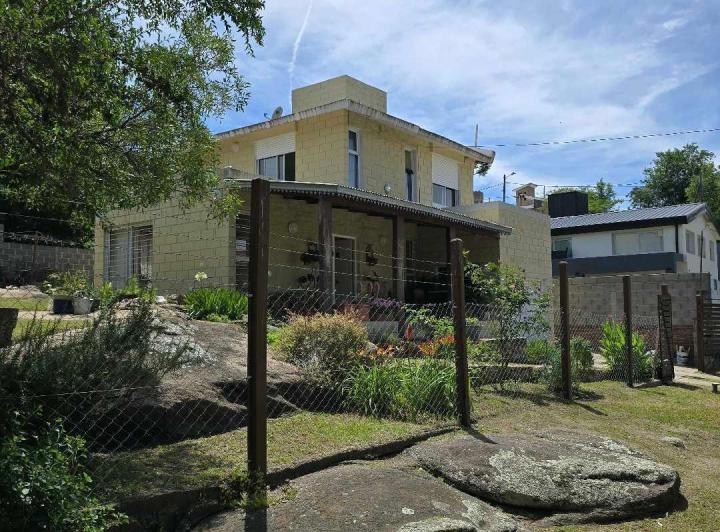 Casa · 169m² · 3 Dormitorios · 1 Cochera