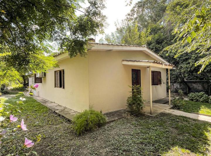 Casa · 376m² · 14 Ambientes · 2 Cocheras