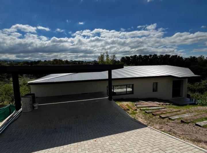 Casa · 340m² · 6 Ambientes · 4 Cocheras