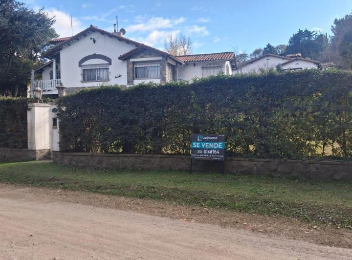 Casa · 1500m² · 3 Dormitorios · 1 Cochera
