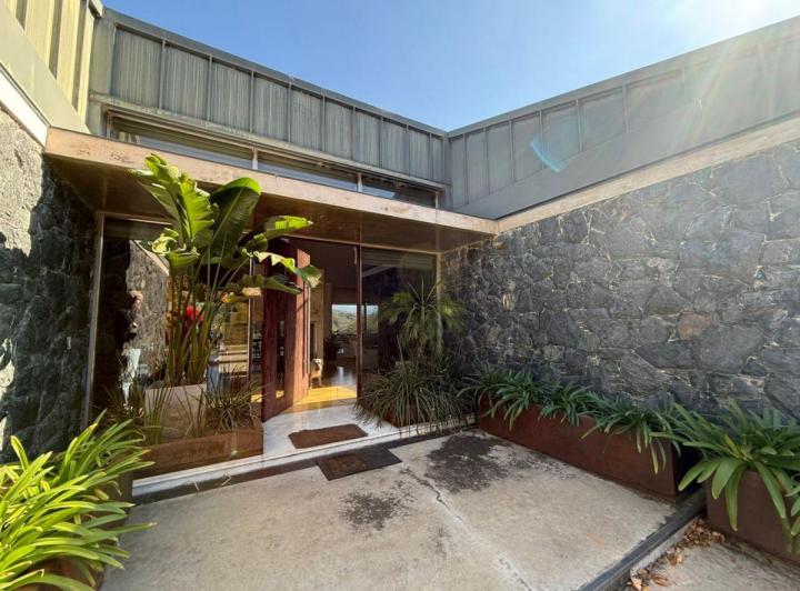 Casa · 504m² · 5 Ambientes · 4 Cocheras