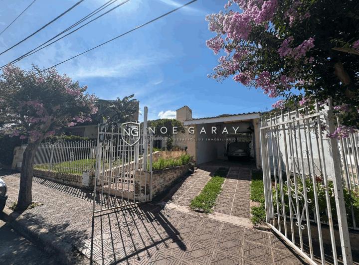 Casa · 218m² · 2 Ambientes · 2 Cocheras