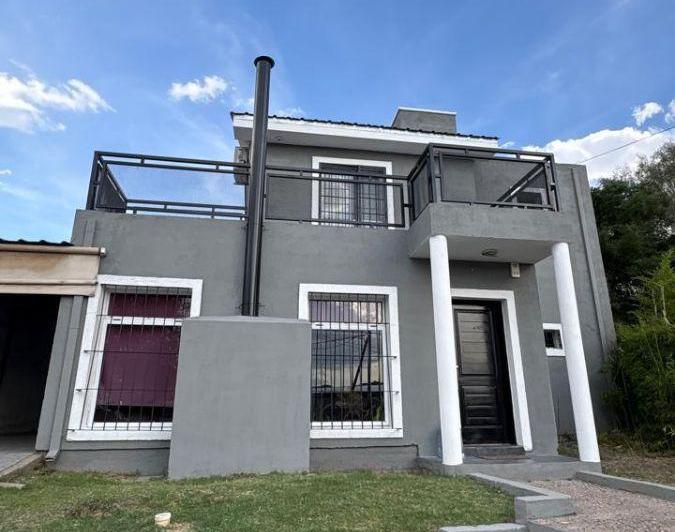 Casa · 120m² · 8 Ambientes · 2 Cocheras