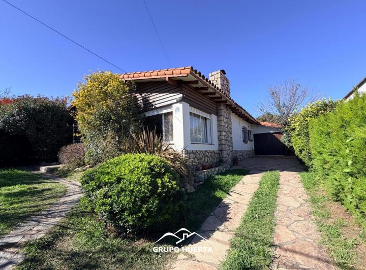 Casa · 180m² · 10 Ambientes · 1 Cochera