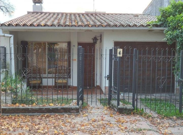 Casa · 226m² · 5 Ambientes · 1 Cochera