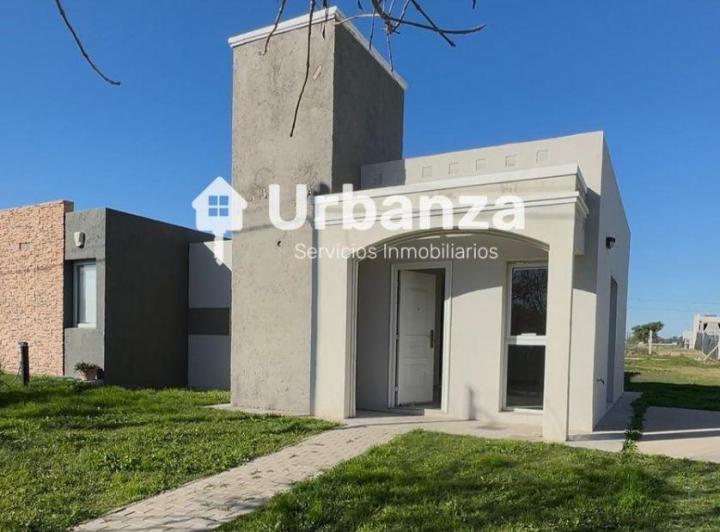 Casa · 80m² · 4 Ambientes · 2 Cocheras
