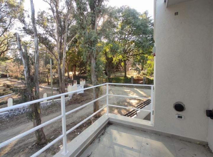 Casa · 180m² · 5 Ambientes · 1 Cochera