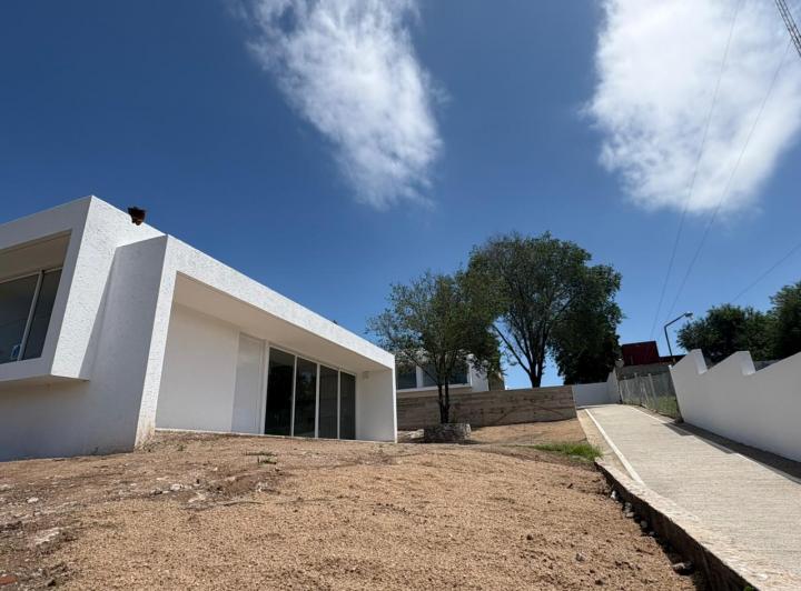 Casa · 84m² · 2 Dormitorios · 1 Cochera