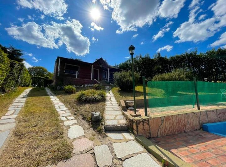 Casa · 370m² · 4 Ambientes · 5 Cocheras