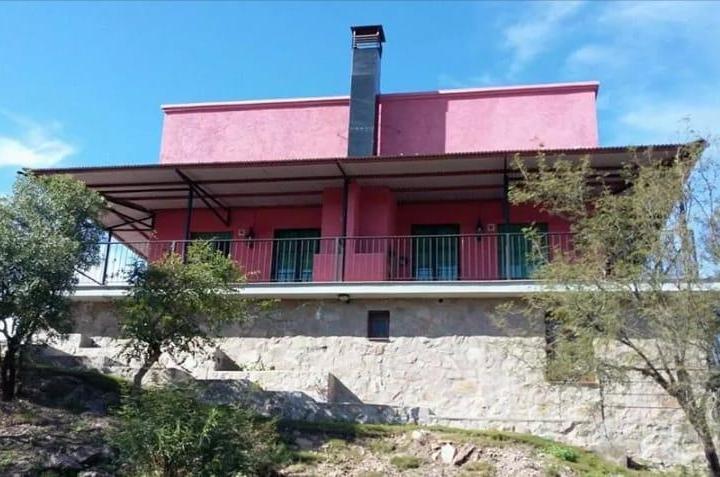 Casa · 854m² · 2 Dormitorios · 2 Cocheras