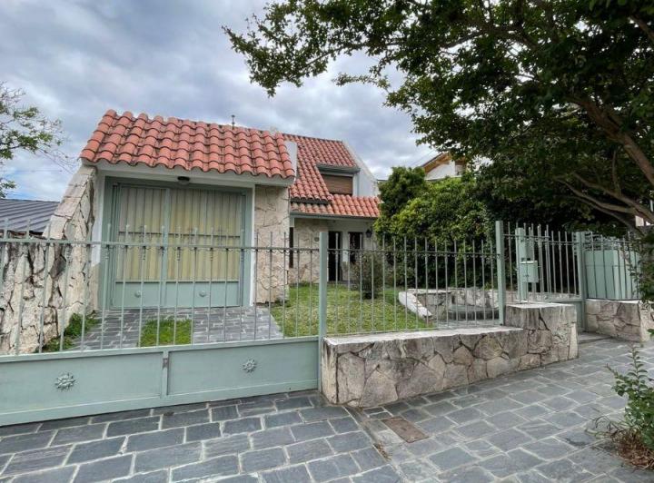 Casa · 175m² · 4 Ambientes · 1 Cochera