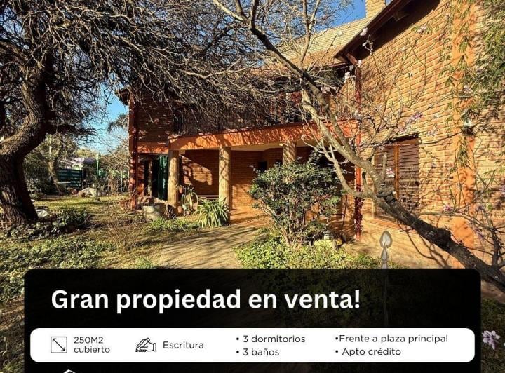 Casa · 300m² · 8 Ambientes · 2 Cocheras