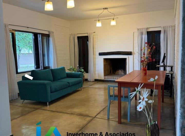 Casa · 304m² · 4 Ambientes · 7 Cocheras