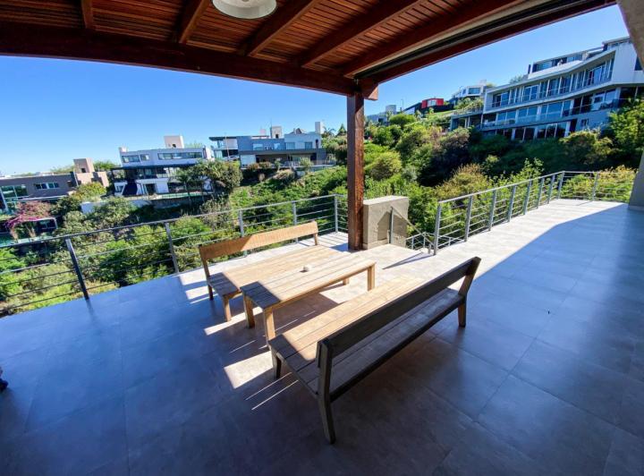 Casa · 340m² · 10 Ambientes