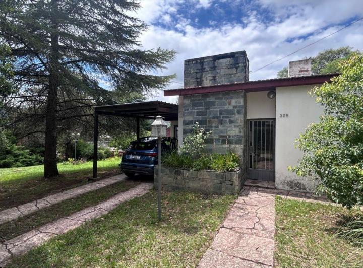 Casa · 250m² · 12 Ambientes · 2 Cocheras