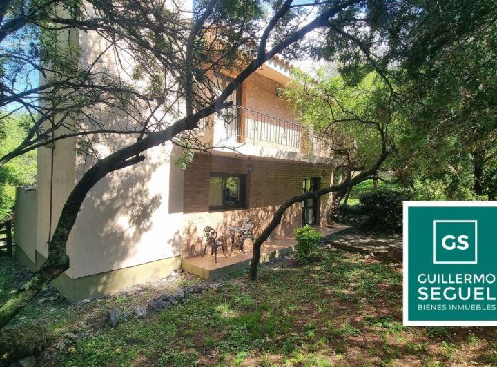 Casa · 185m² · 6 Ambientes · 2 Cocheras
