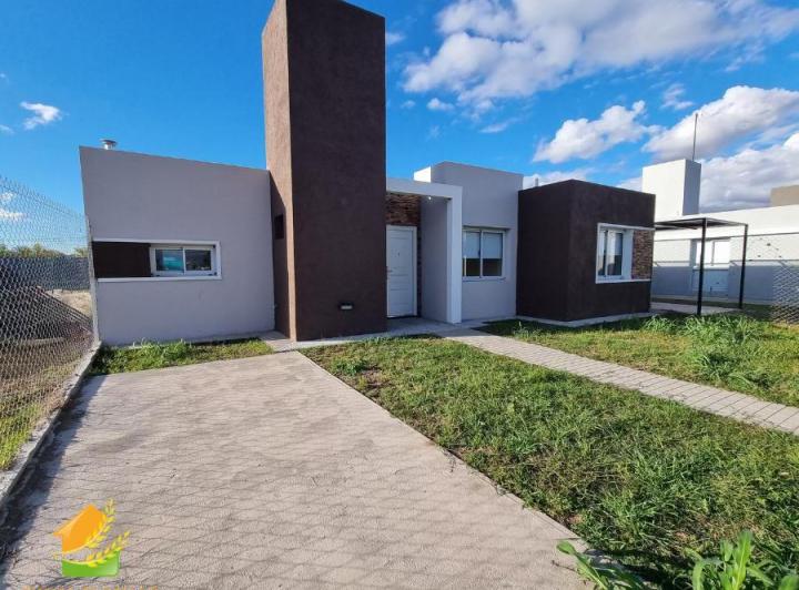 Casa · 80m² · 4 Ambientes · 1 Cochera