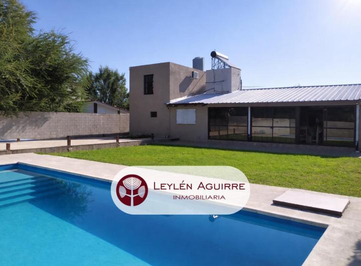 Casa · 183m² · 3 Dormitorios · 2 Cocheras