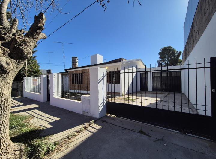 Casa · 85m² · 4 Ambientes · 1 Cochera