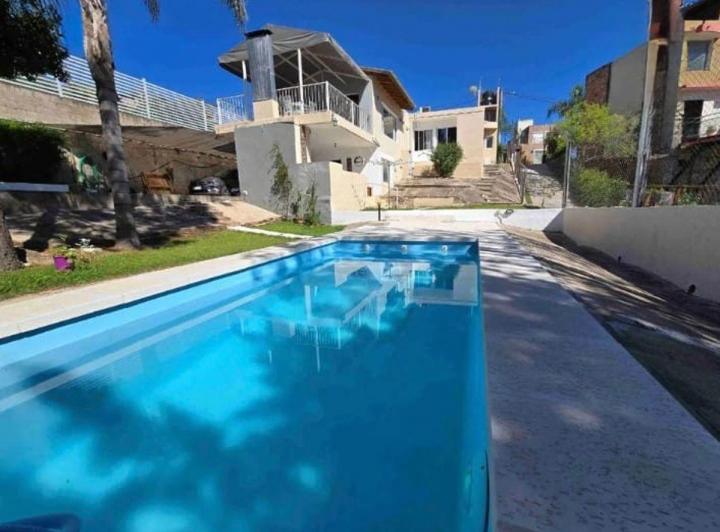 Casa · 155m² · 5 Ambientes · 4 Cocheras