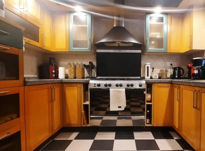 Casa · 250m² · 6 Ambientes · 2 Cocheras