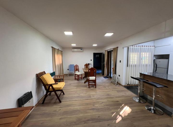 Casa · 140m² · 4 Ambientes · 2 Cocheras