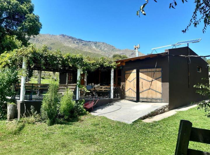 Casa · 100ha · 4 Ambientes · 1 Cochera