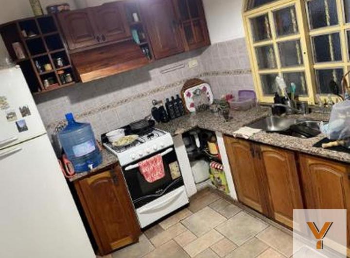 Casa · 246m² · 4 Ambientes · 2 Cocheras